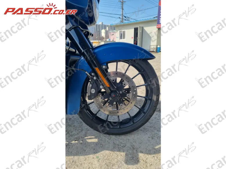 Harley-Davidson Flhx - фото 6