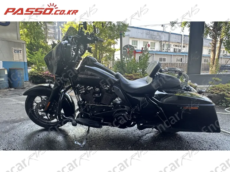 Harley-Davidson Flhxs Street Glide Special - фото 1