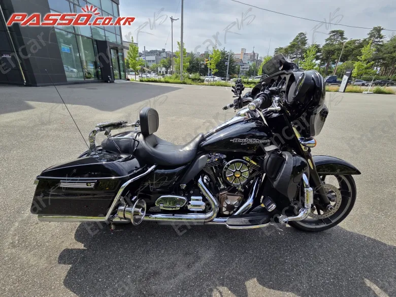 Harley-Davidson Flhx - фото 0