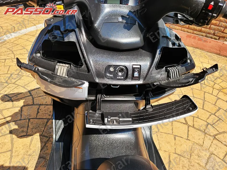 Suzuki Burgman 650 Executive - фото 2