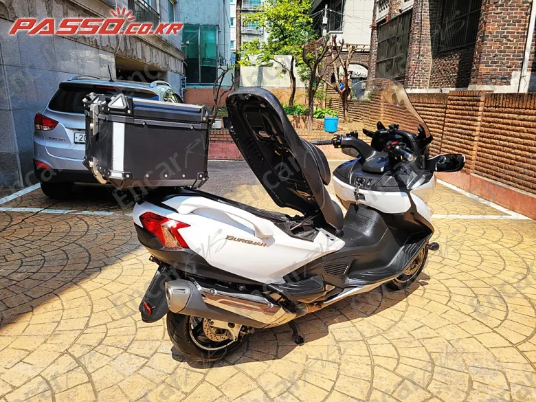 Suzuki Burgman 650 Executive - фото 4