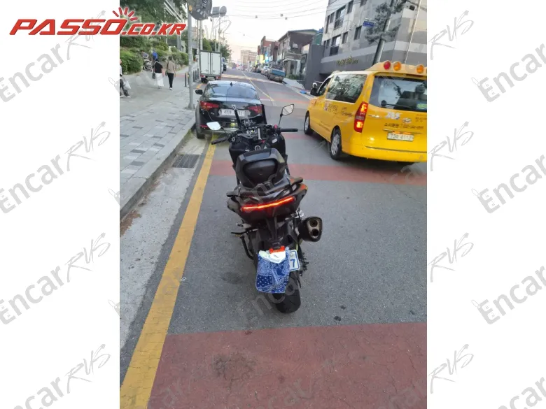 Yamaha T Max 560 - фото 2