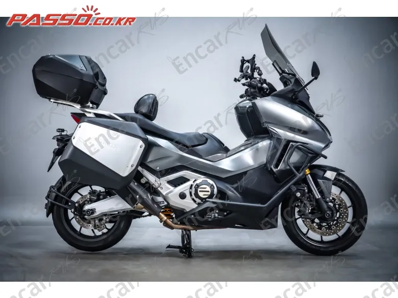 Honda Forza 750 - фото 0