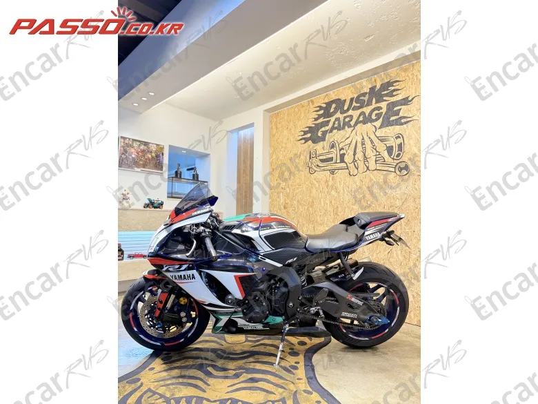 Yamaha Yzf R1 - фото 1