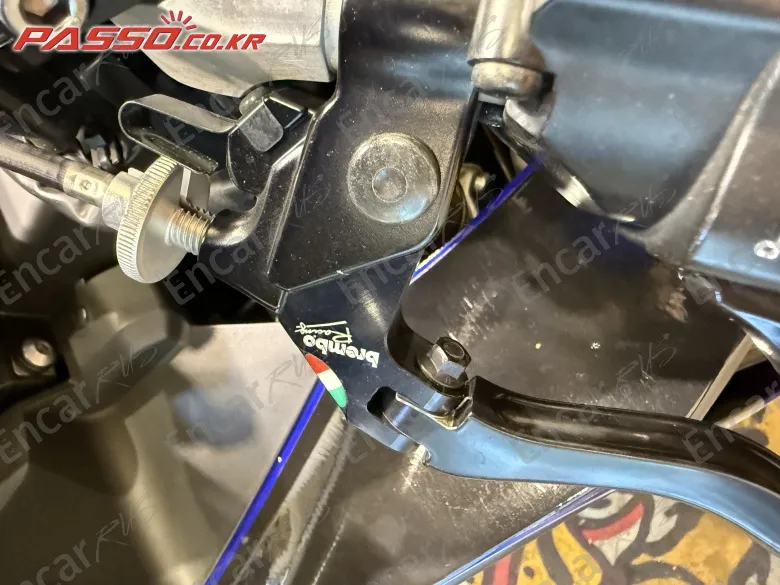 Yamaha Yzf R1 - фото 5