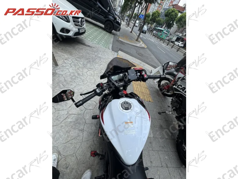 Suzuki Gsx S 1000 - фото 2