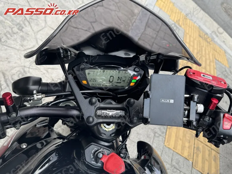 Suzuki Gsx S 1000 - фото 4