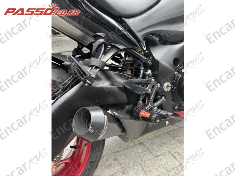 Suzuki Gsx S 1000 - фото 6