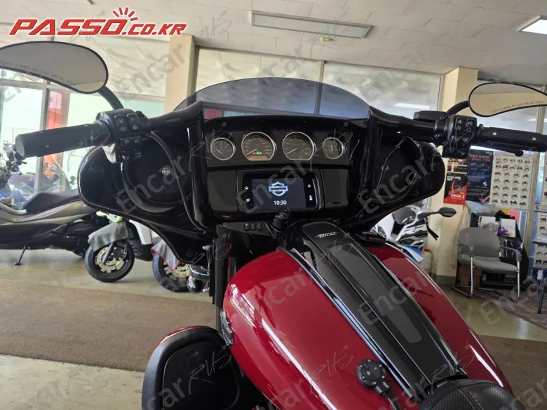 Harley-Davidson Flhx - фото 4