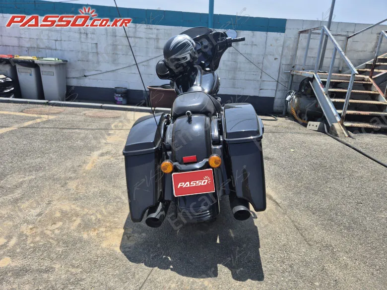 Harley-Davidson Flhxs Street Glide Special - фото 2