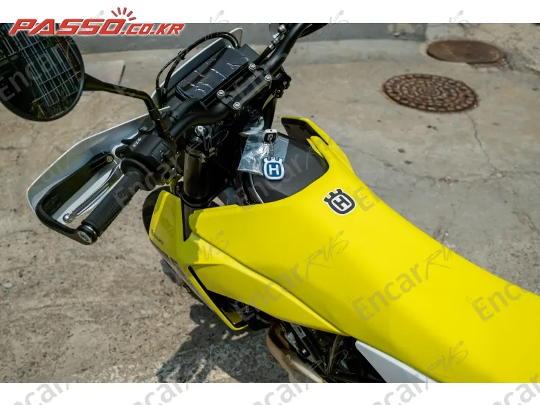 Husqvarna 701 Supermoto - фото 6