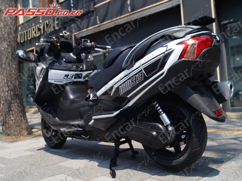 Suzuki Burgman 650 Executive - фото 2
