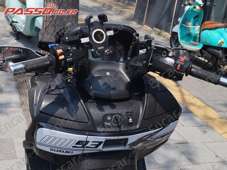 Suzuki Burgman 650 Executive - фото 3