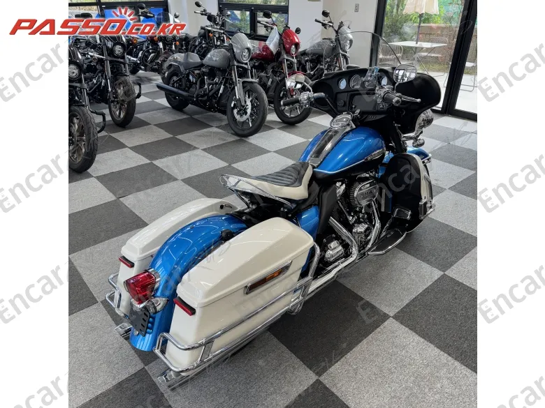 Harley-Davidson Electra Glide Revival - фото 2