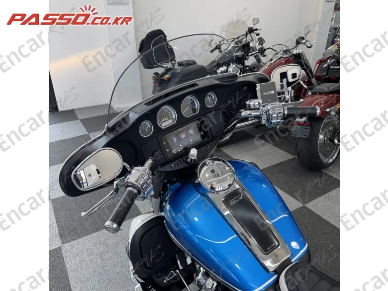 Harley-Davidson Electra Glide Revival - фото 3
