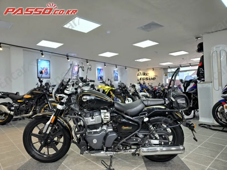 Royal Enfield Super Meteor 650 - фото 3