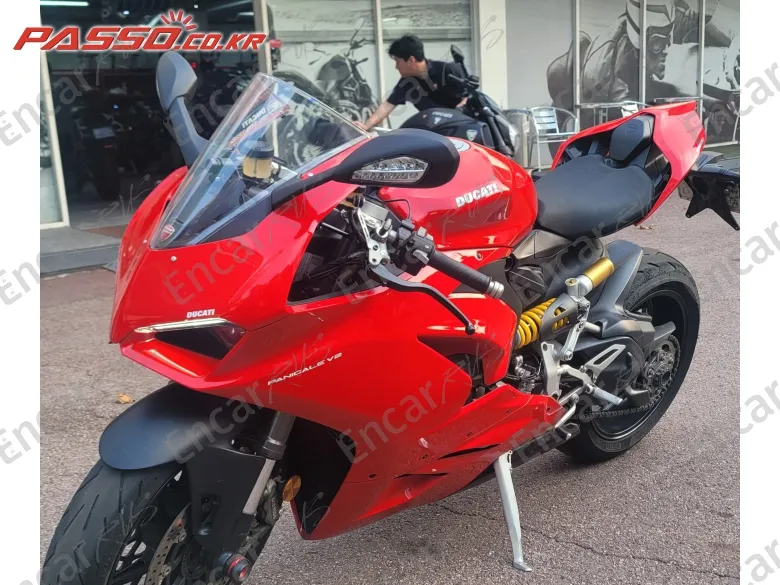 Ducati Panigale V2 - фото 1
