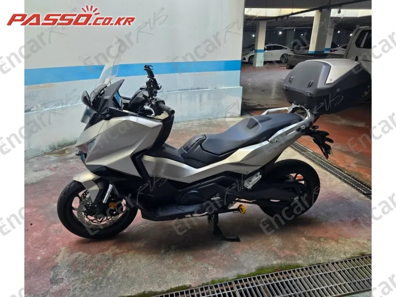 Honda Forza 750 - фото 1