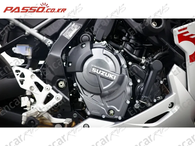Suzuki Gsx 8 R - фото 4