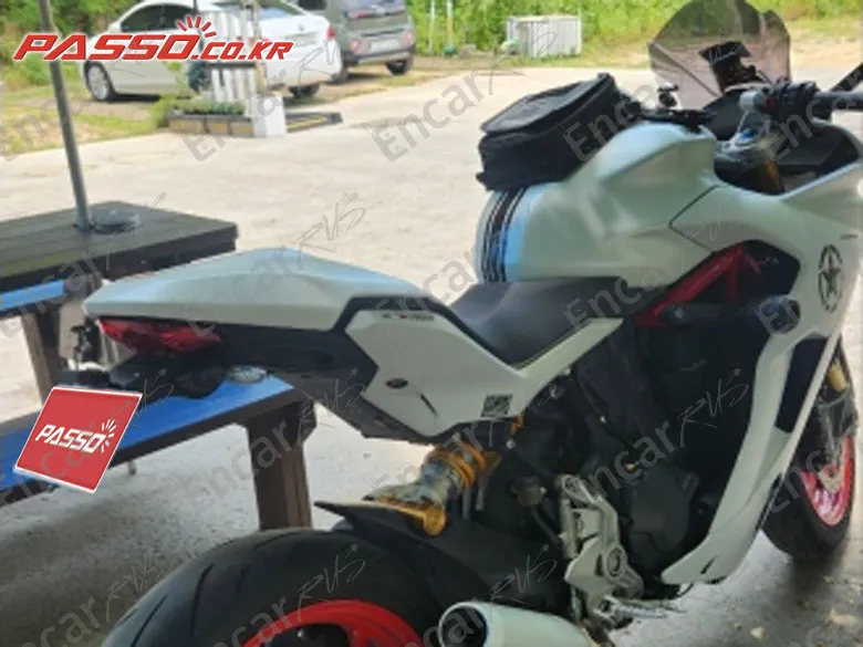 Ducati Supersport S - фото 0