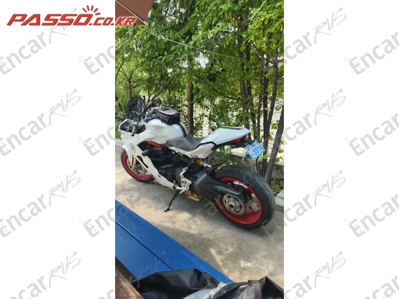 Ducati Supersport S - фото 1