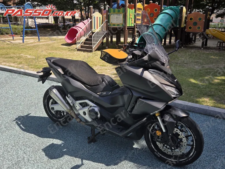 Honda Forza 750 - фото 0