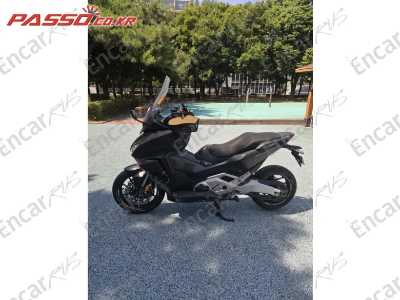 Honda Forza 750 - фото 1