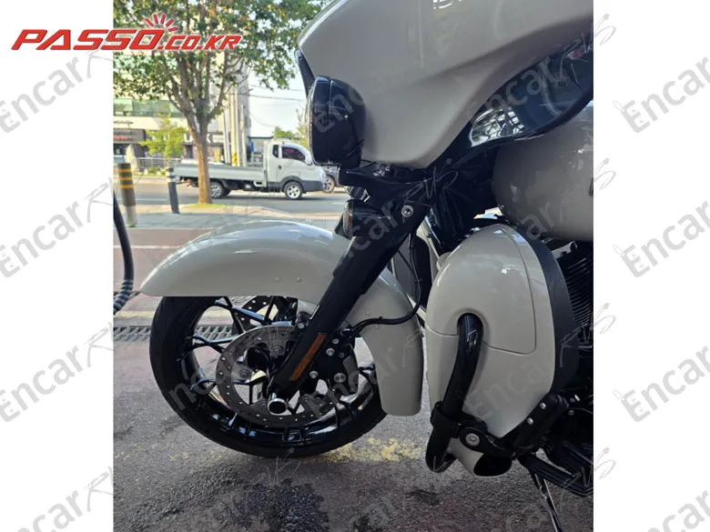 Harley-Davidson Flhxs Street Glide Special - фото 5