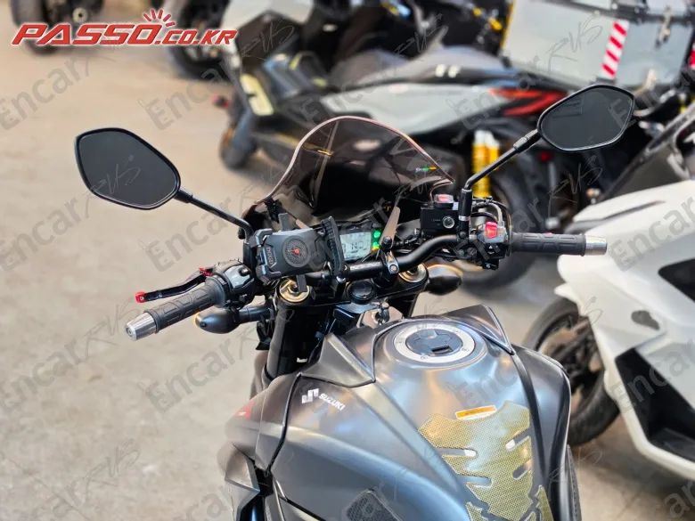 Suzuki Gsx S 750 - фото 3