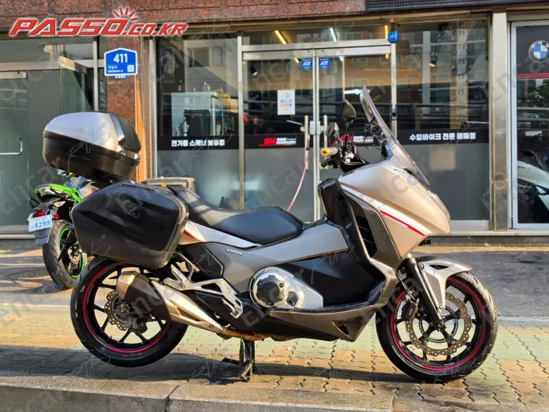 Honda Integra 750 - фото 0