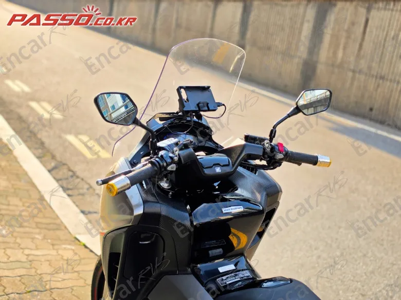 Honda Integra 750 - фото 3