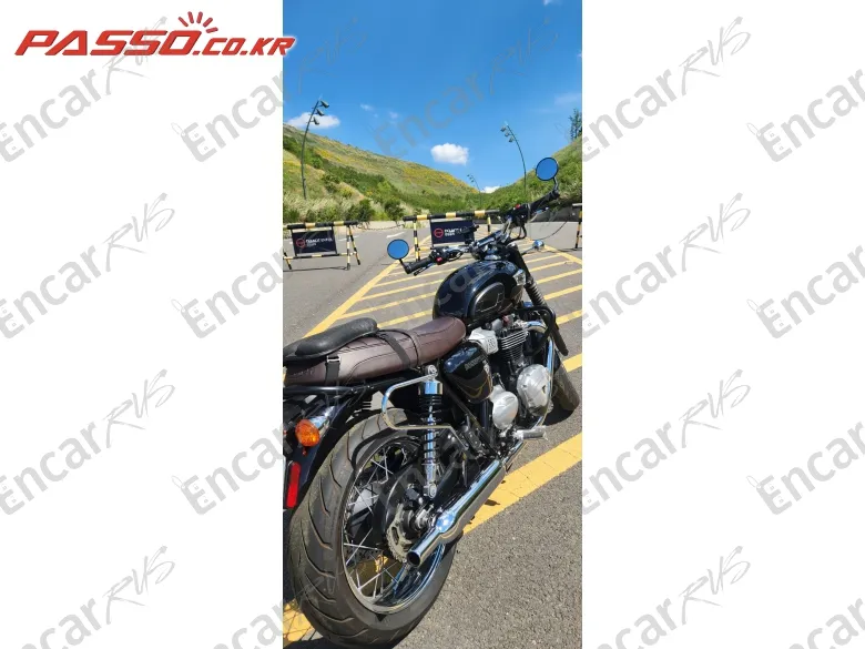 Triumph Bonneville T100 - фото 1