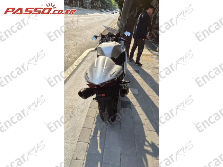 Suzuki Gsx R 1300 Hayabusa - фото 2