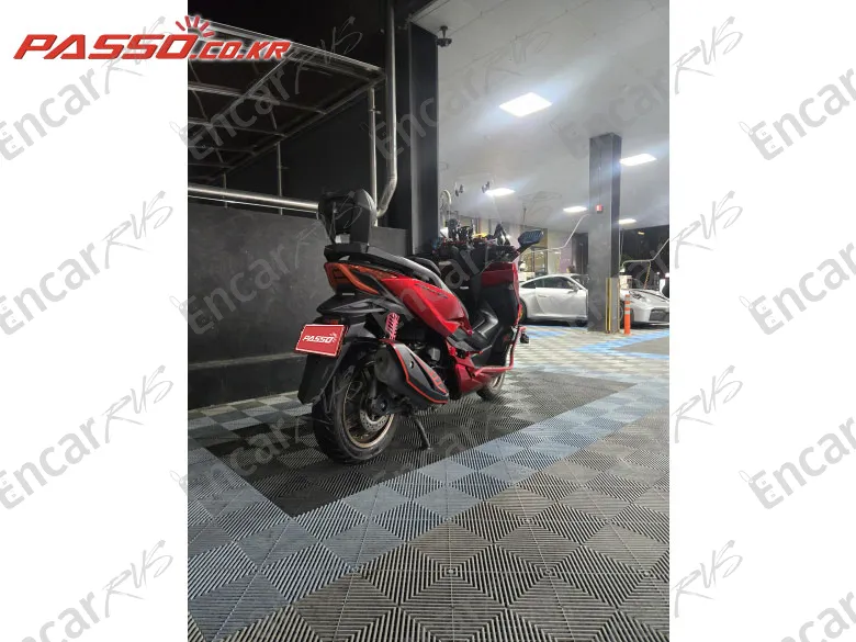 Honda Forza 350 - фото 2