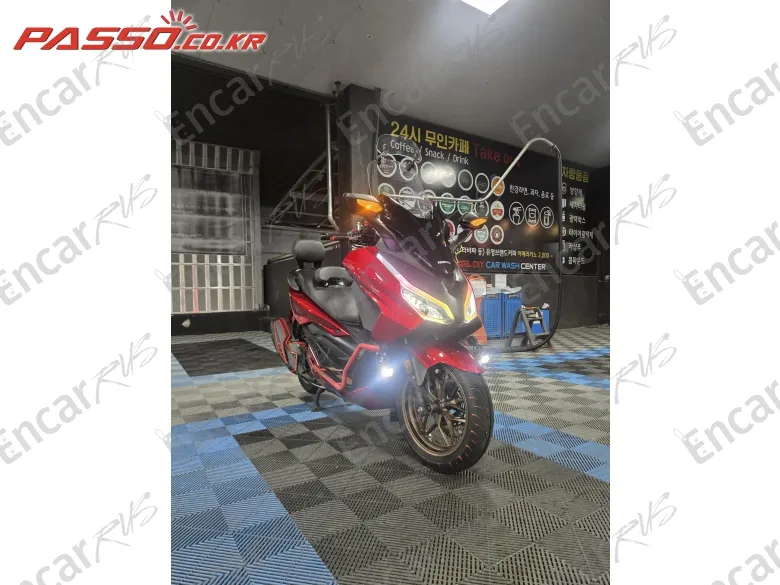Honda Forza 350 - фото 4