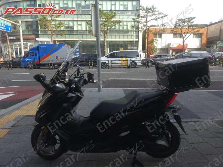 Honda Forza 350 - фото 1