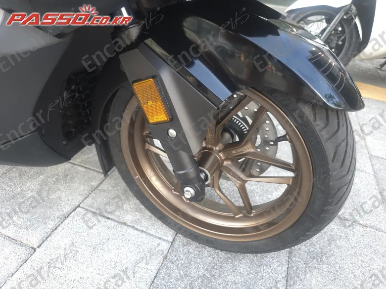 Honda Forza 350 - фото 5