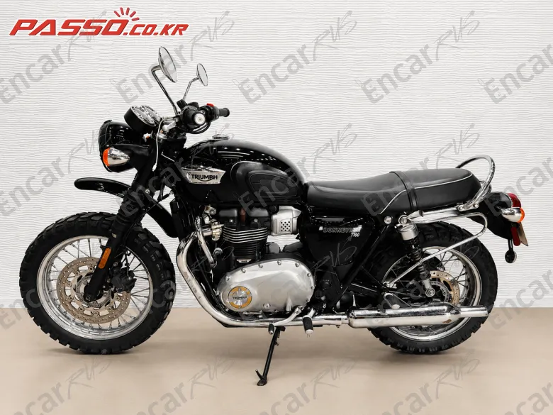 Triumph Bonneville T100 - фото 1