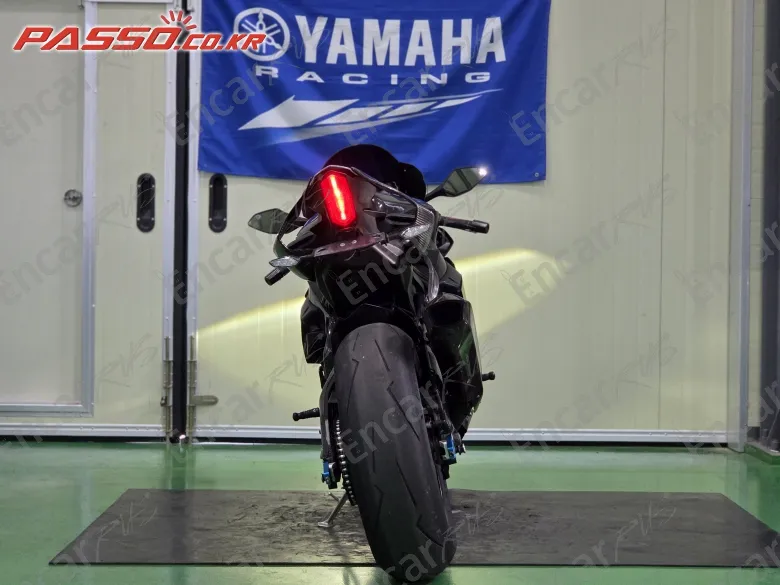 Yamaha Yzf R1 - фото 2
