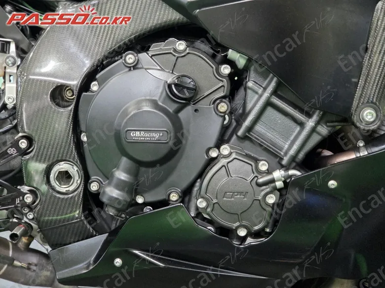 Yamaha Yzf R1 - фото 4