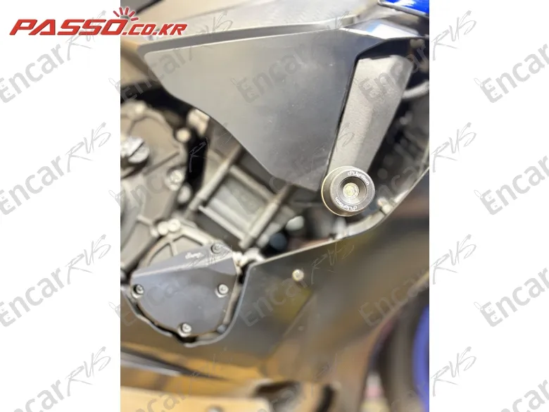 Yamaha Yzf R1 - фото 4