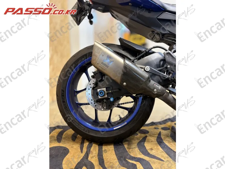 Yamaha Yzf R1 - фото 6