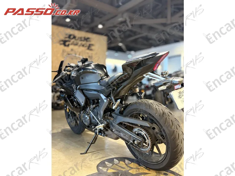 Yamaha Yzf R7 - фото 3