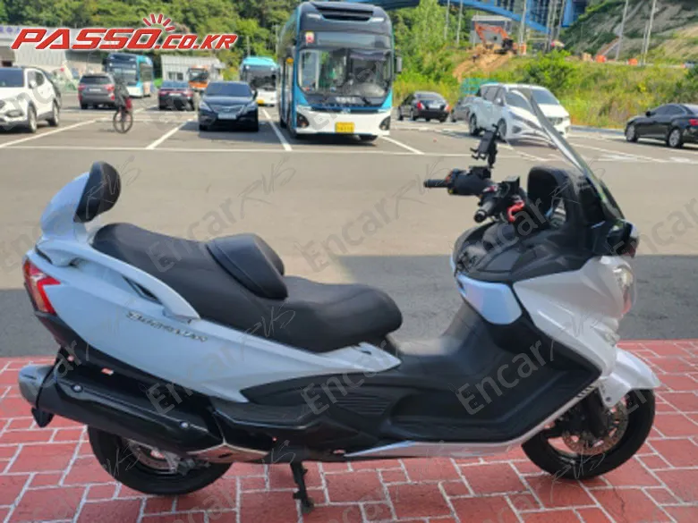 Suzuki Burgman 650 Executive - фото 0