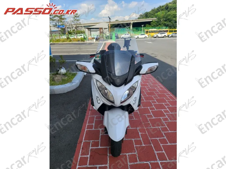 Suzuki Burgman 650 Executive - фото 4