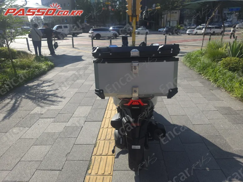 Honda Forza 350 - фото 2