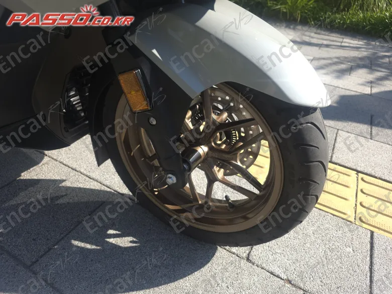 Honda Forza 350 - фото 5