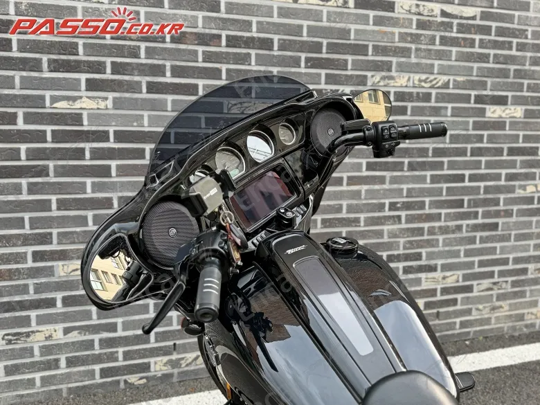 Harley-Davidson Flhx - фото 3