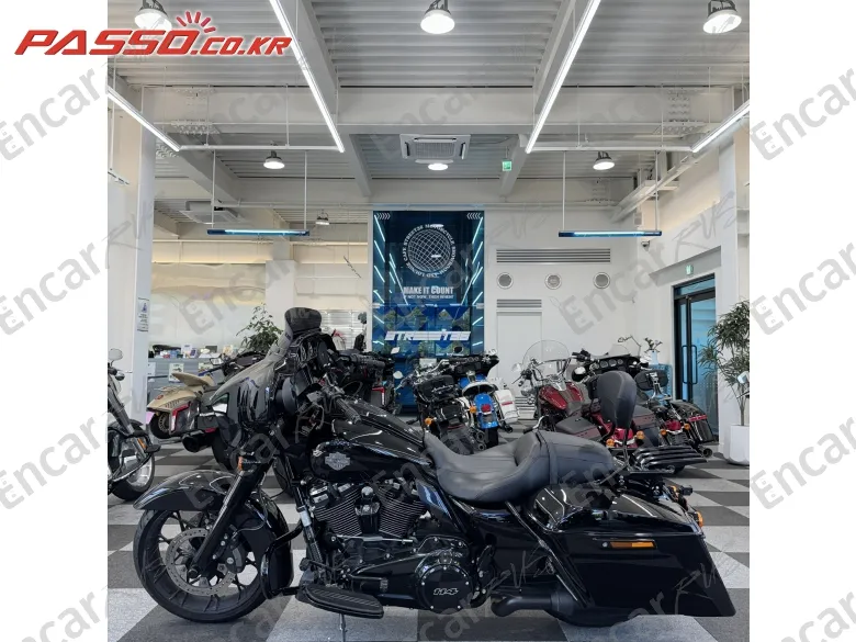 Harley-Davidson Flhxs Street Glide Special - фото 1