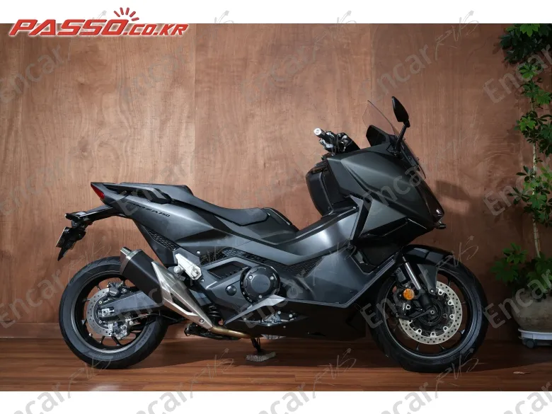 Honda Forza 750 - фото 0